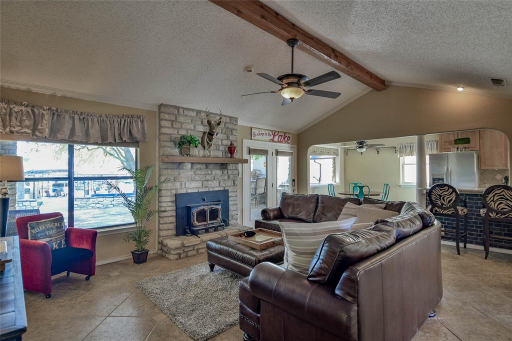 Granbury, Texas, 76049, United States, 3 Bedrooms Bedrooms, ,2 BathroomsBathrooms,Residential,For Sale,1984180