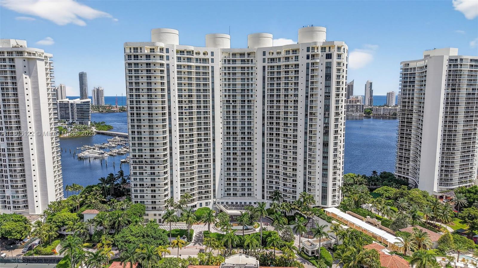 Aventura, Florida, 33160, United States, 3 Bedrooms Bedrooms, ,4 BathroomsBathrooms,Residential,For Sale,1942054