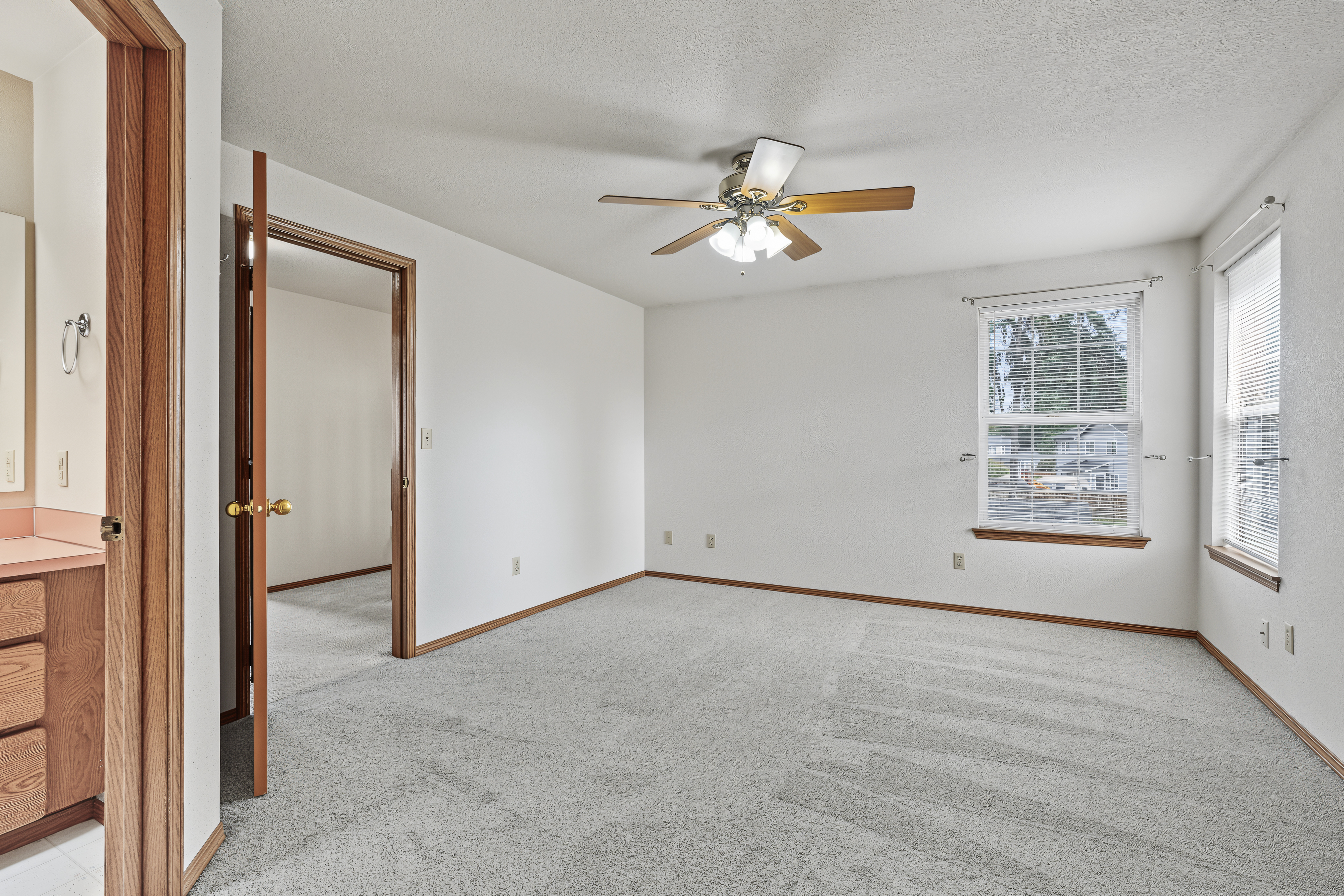 19818 10th Av Ct E, Spanaway, WA 98387 - 物件實景