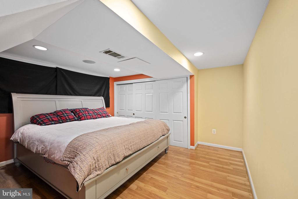 Alexandria, Virginia, 22308, United States, 4 Bedrooms Bedrooms, ,3 BathroomsBathrooms,Residential,For Sale,1921222