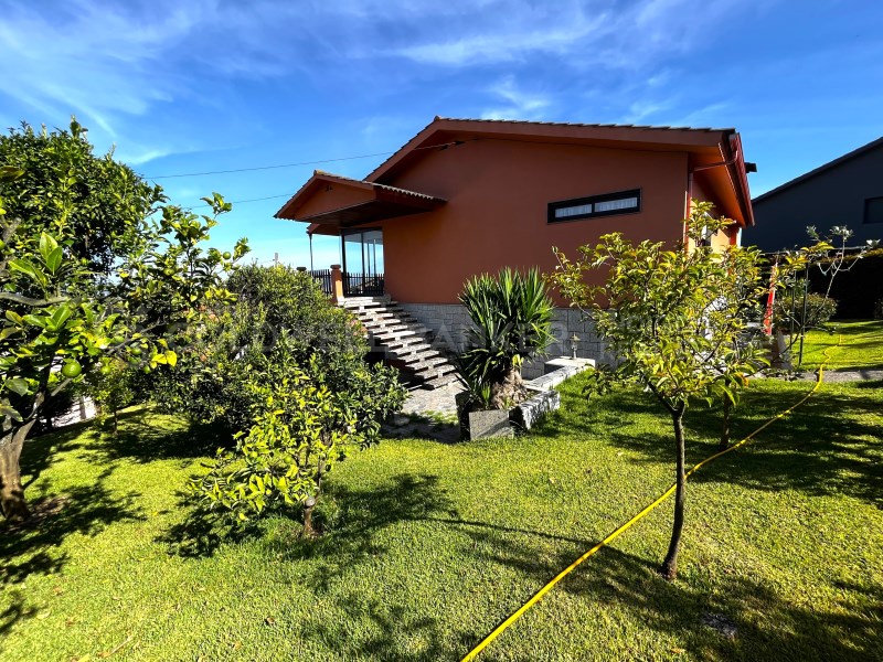 Pontevedra, Vigo, Comesa?a - Matam?, Matam? Pontev, Vigo, Galicia, ES, 4 Bedrooms Bedrooms, ,3 BathroomsBathrooms,Residential,For Sale,Pontevedra, Vigo, Comesa?a - Matam?, Matam? Pontev,1599052