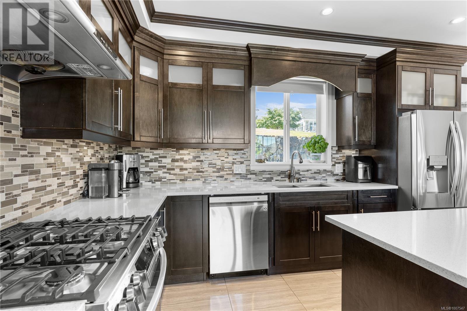 LANGFORD, British Columbia, V9B 0L2, CA, 5 Bedrooms Bedrooms, ,5 BathroomsBathrooms,Residential,For Sale,1896938