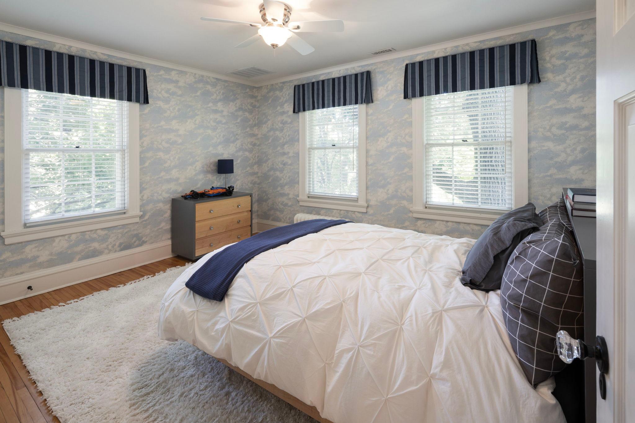 Minneapolis, Minnesota, 55405, United States, 5 Bedrooms Bedrooms, ,3 BathroomsBathrooms,Residential,For Sale,2000918