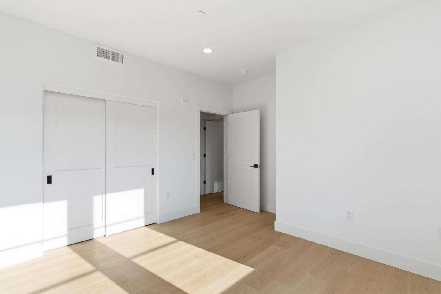 San Carlos, California, 94070, United States, 2 Bedrooms Bedrooms, ,2 BathroomsBathrooms,Residential,For Sale,2002973