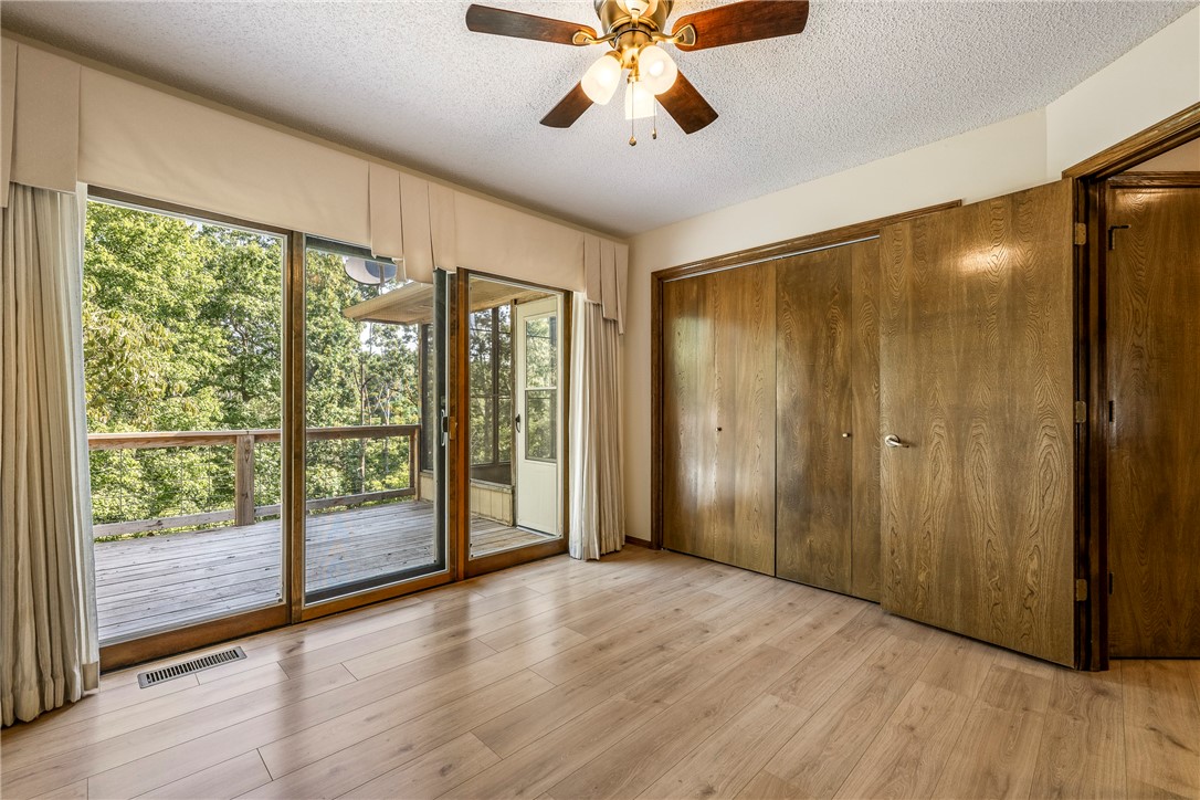 Bella Vista, Arkansas, 72715, United States, 3 Bedrooms Bedrooms, ,4 BathroomsBathrooms,Residential,For Sale,1924957