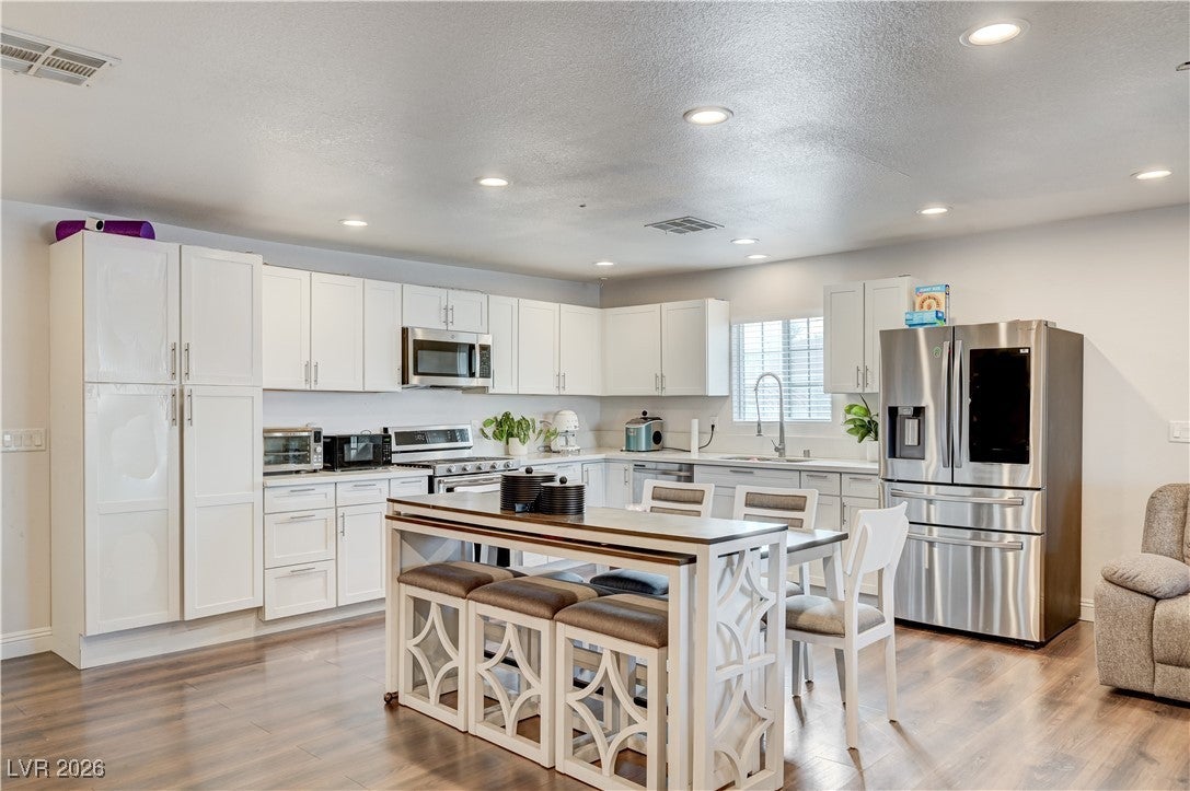 Las Vegas, Nevada, 89122, United States, 5 Bedrooms Bedrooms, ,4 BathroomsBathrooms,Residential,For Sale,2008777