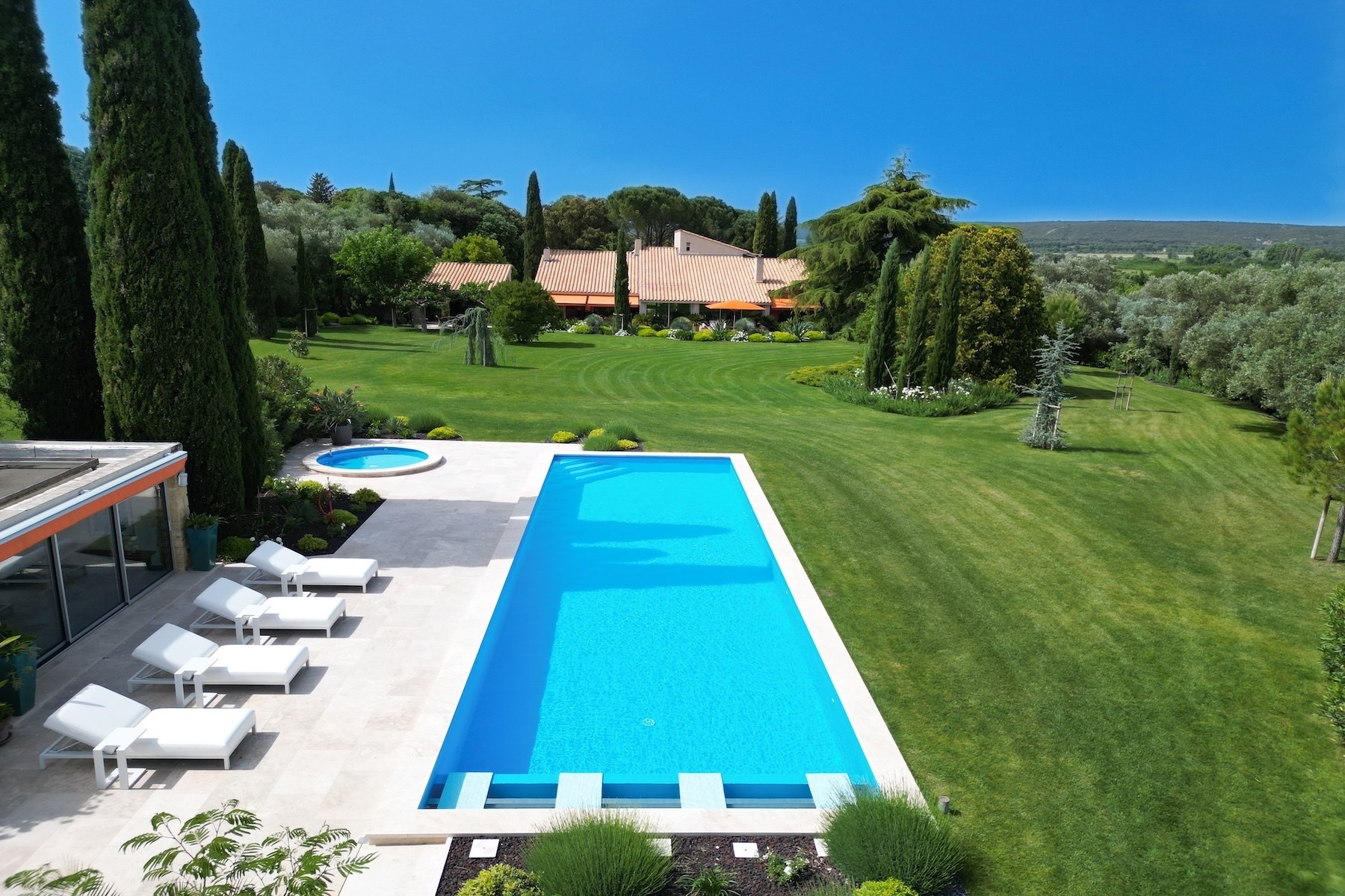  Uzès - Iconic 1970s Villa Fully Renovated with Stunning Volumes - 物件實景