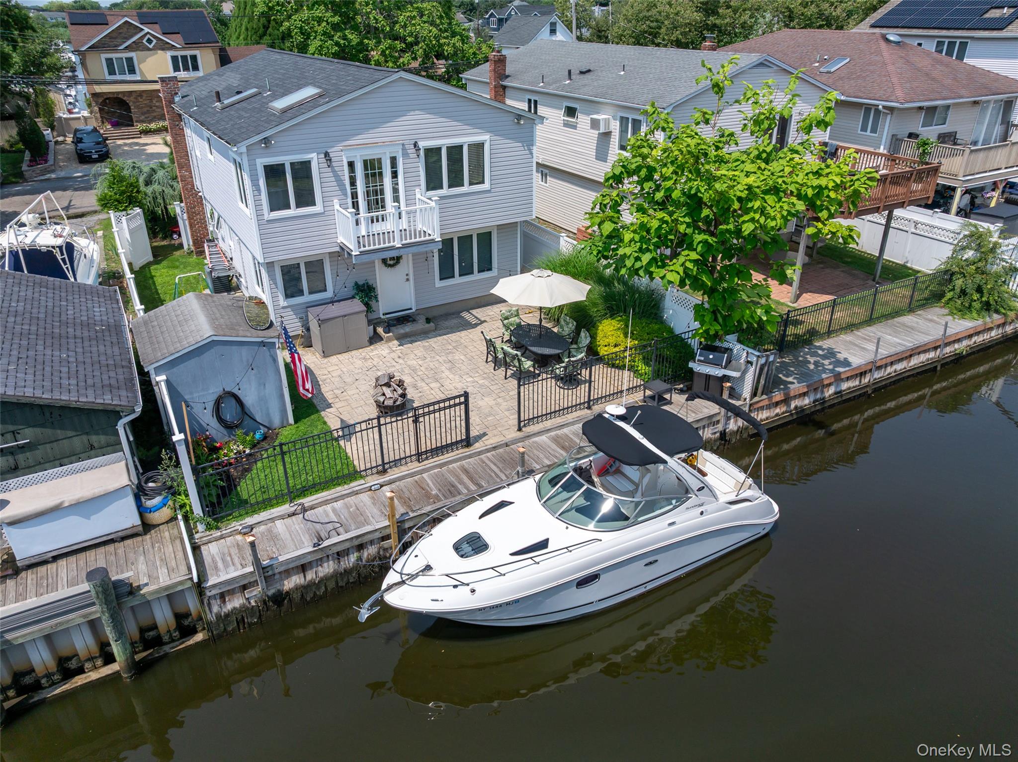 Babylon, New York, 11702, United States, 3 Bedrooms Bedrooms, ,2 BathroomsBathrooms,Residential,For Sale,1930395