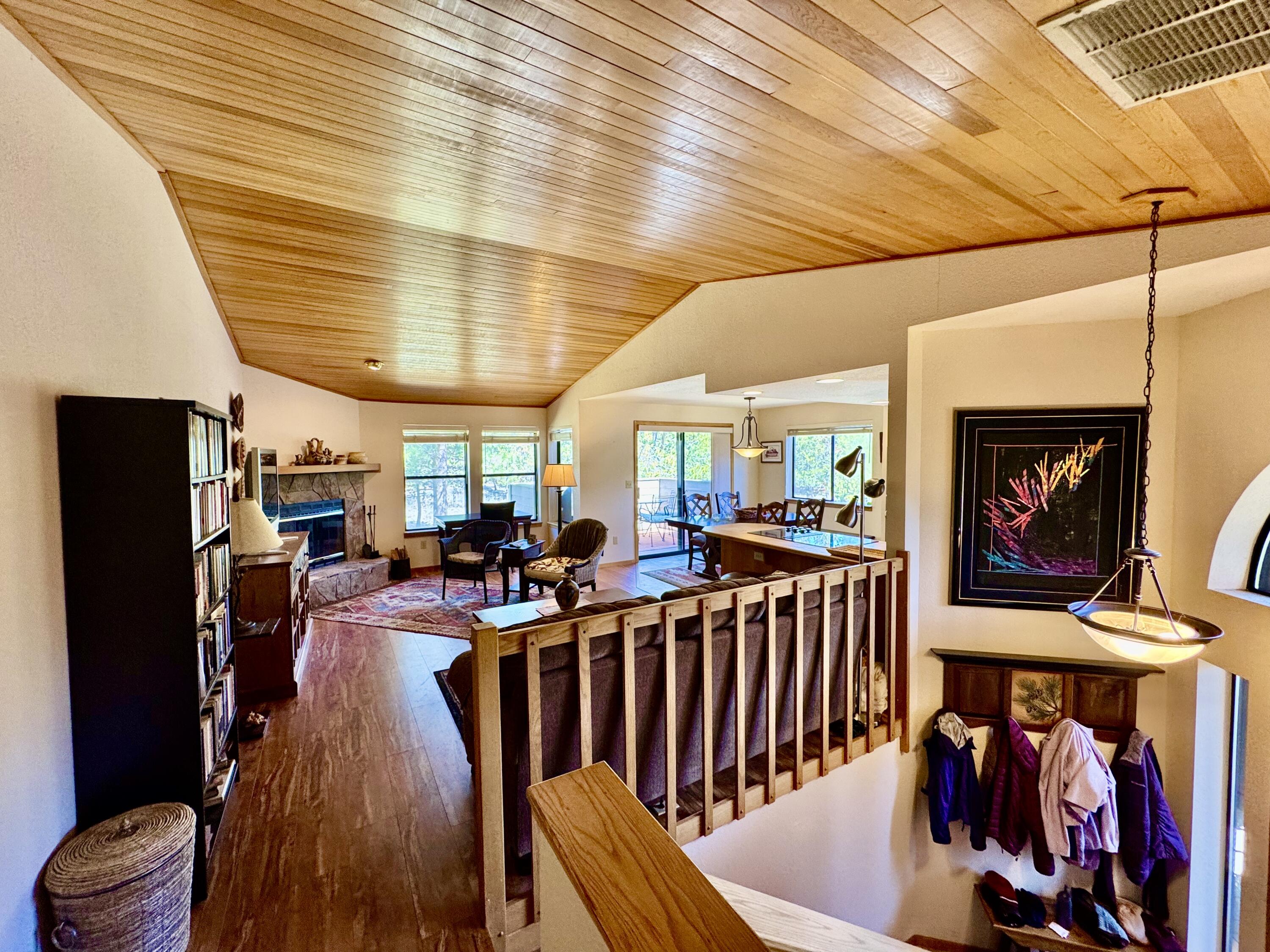 Sunriver, Oregon, 97707, United States, 3 Bedrooms Bedrooms, ,3 BathroomsBathrooms,Residential,For Sale,1778958
