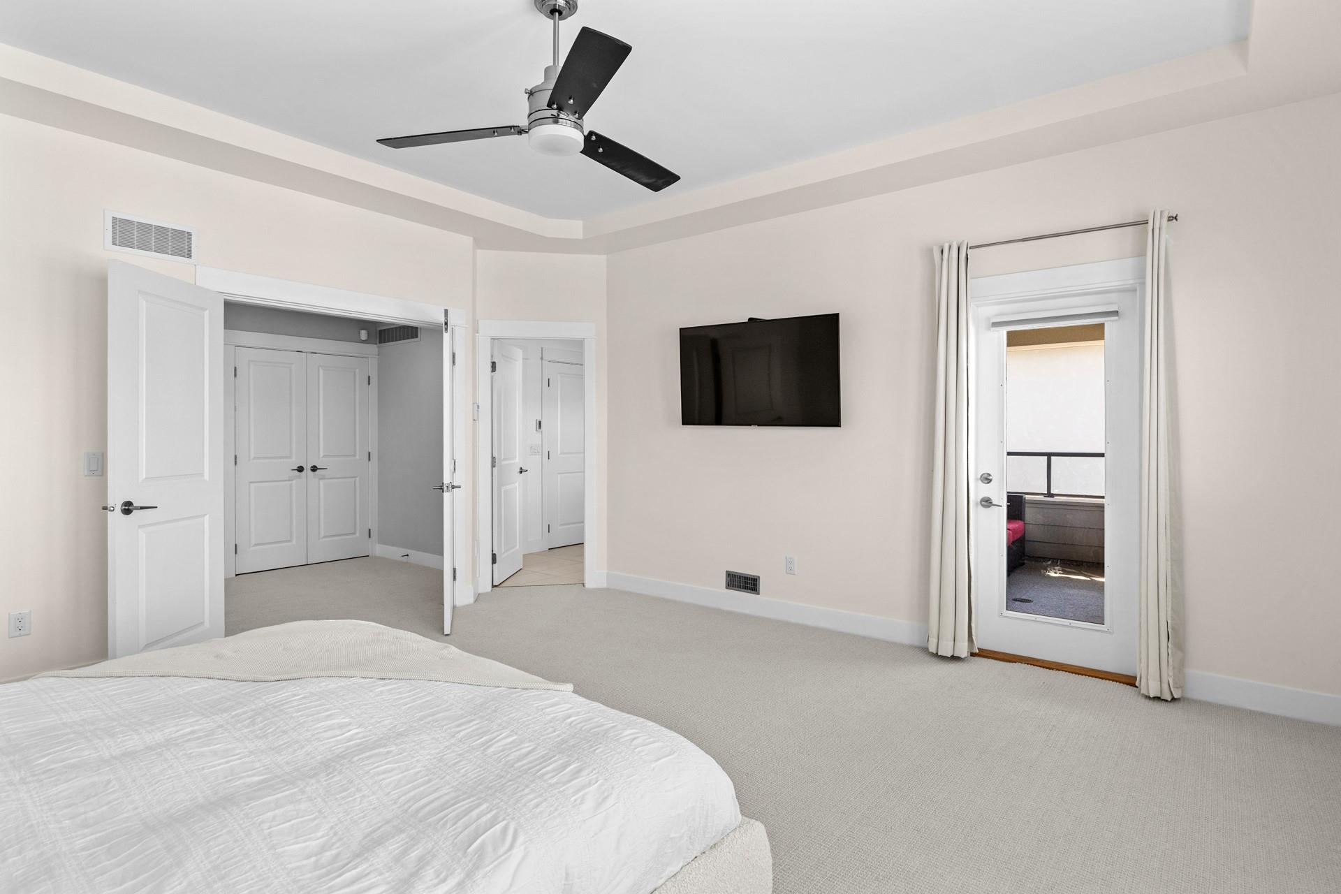 KELOWNA, British Columbia, V1W 5K2, CA, 5 Bedrooms Bedrooms, ,3 BathroomsBathrooms,Residential,For Sale,1960924