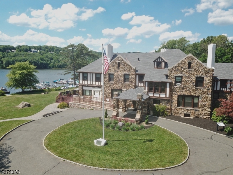 Rockaway Twp., New Jersey, 07866, United States, 3 Bedrooms Bedrooms, ,3 BathroomsBathrooms,Residential,For Sale,1906330