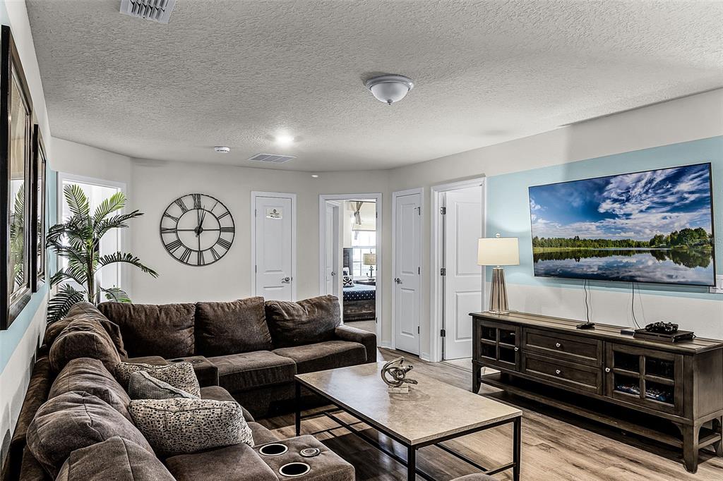 Davenport, Florida, 33897, United States, 10 Bedrooms Bedrooms, ,8 BathroomsBathrooms,Residential,For Sale,1897679