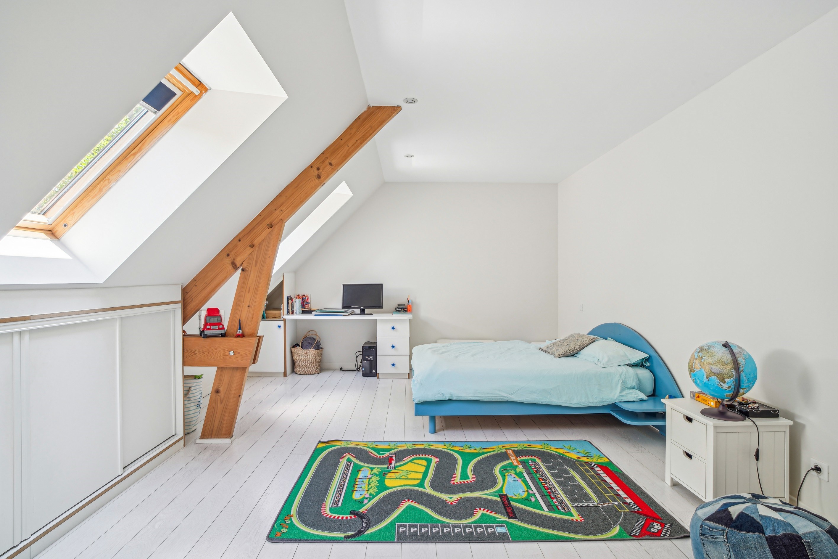  Exceptional property in the heart of Montfort l