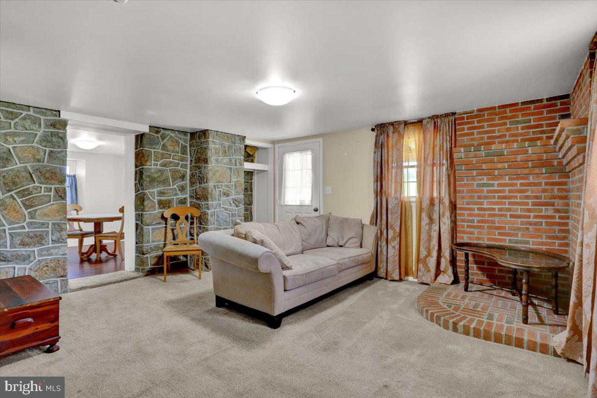 Mohrsville, Pennsylvania, 19541, United States, 4 Bedrooms Bedrooms, ,2 BathroomsBathrooms,Residential,For Sale,1827431