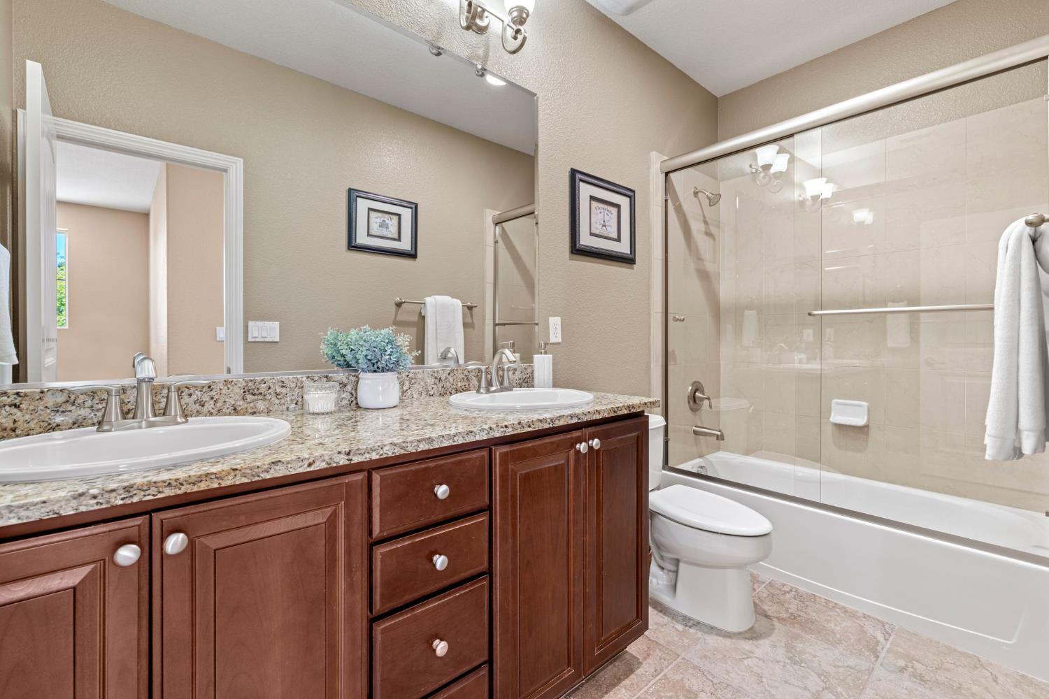 El Dorado Hills, California, 95762, United States, 4 Bedrooms Bedrooms, ,3 BathroomsBathrooms,Residential,For Sale,1925996