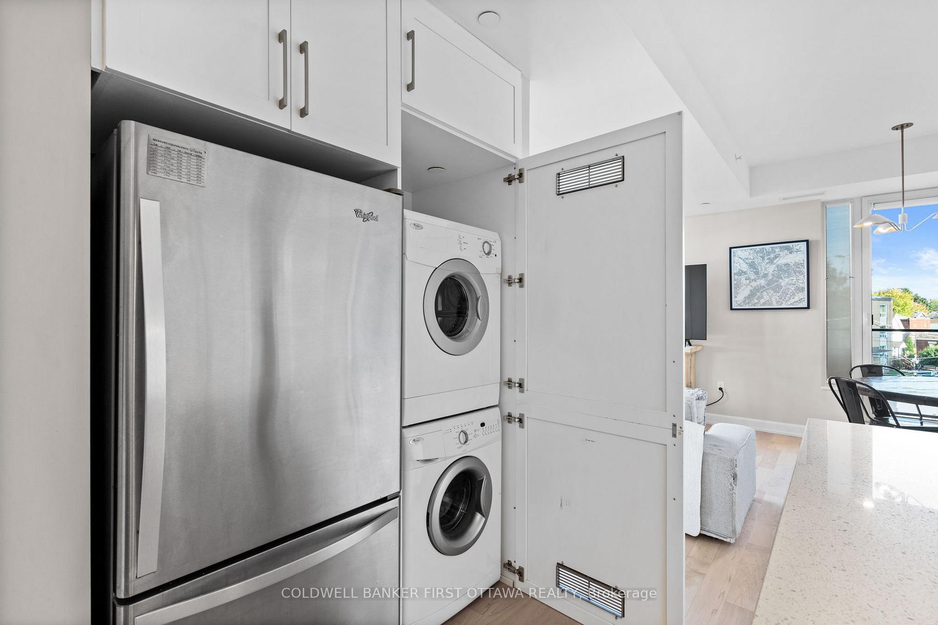 WEST CENTRE TOWN, Ontario, K1Y 4G9, CA, 2 Bedrooms Bedrooms, ,Residential,For Sale,1950292