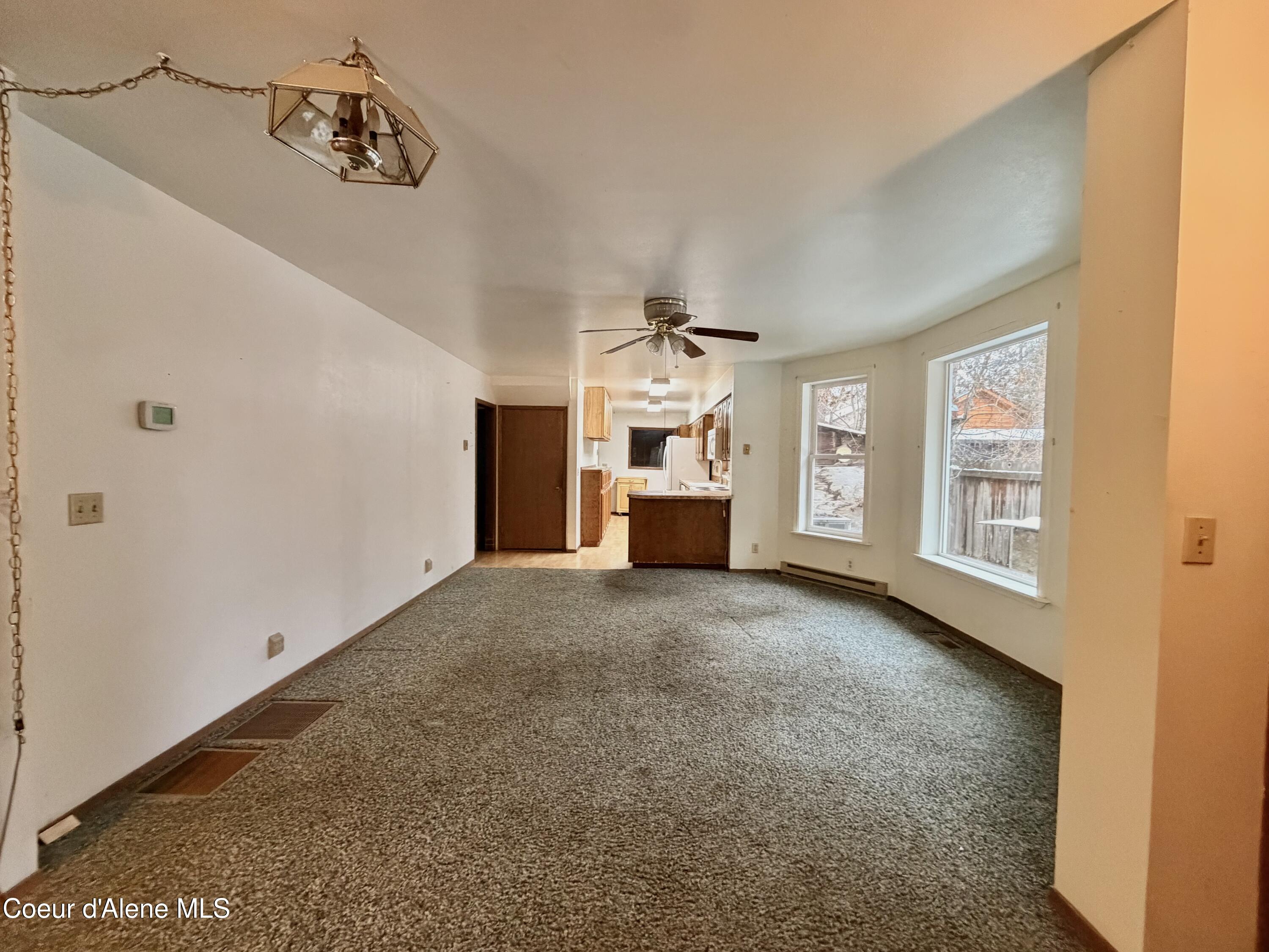 Coeur d'Alene, Idaho, 83814, United States, 5 Bedrooms Bedrooms, ,3 BathroomsBathrooms,Residential,For Sale,2005886