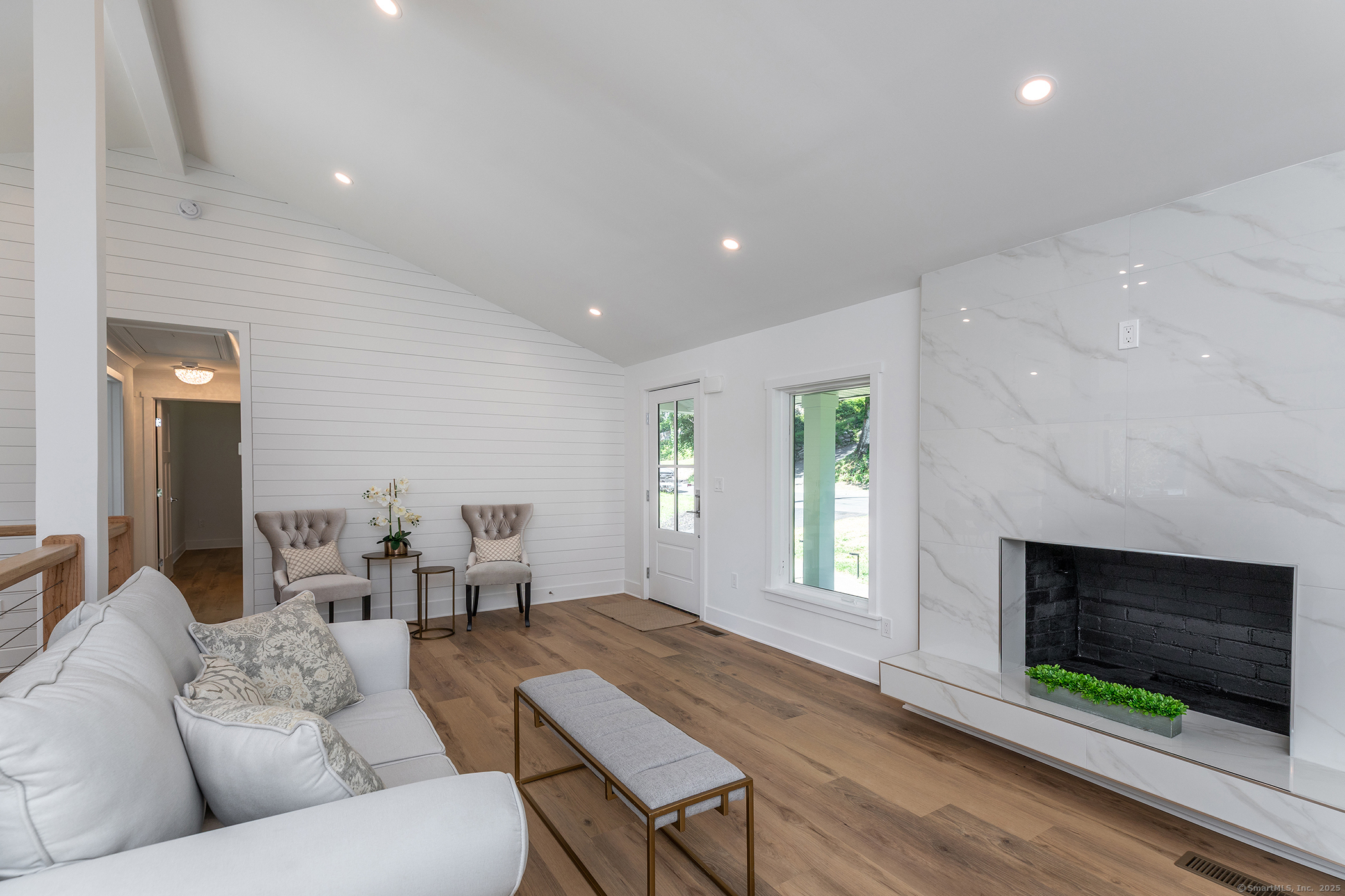 Brookfield, Connecticut, 06804, United States, 3 Bedrooms Bedrooms, ,2 BathroomsBathrooms,Residential,For Sale,1911070
