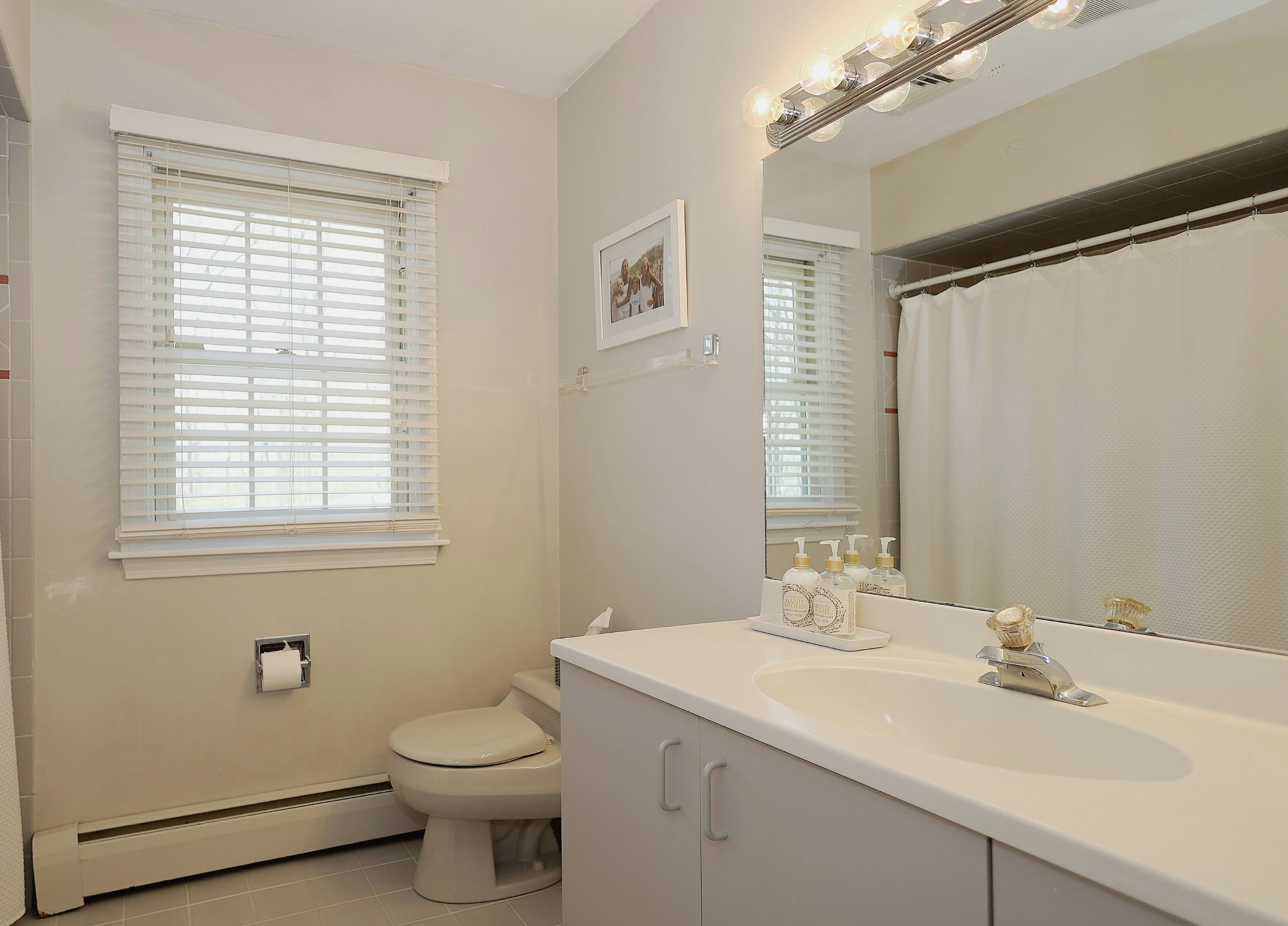  Classic New England Colonial - 物件實景