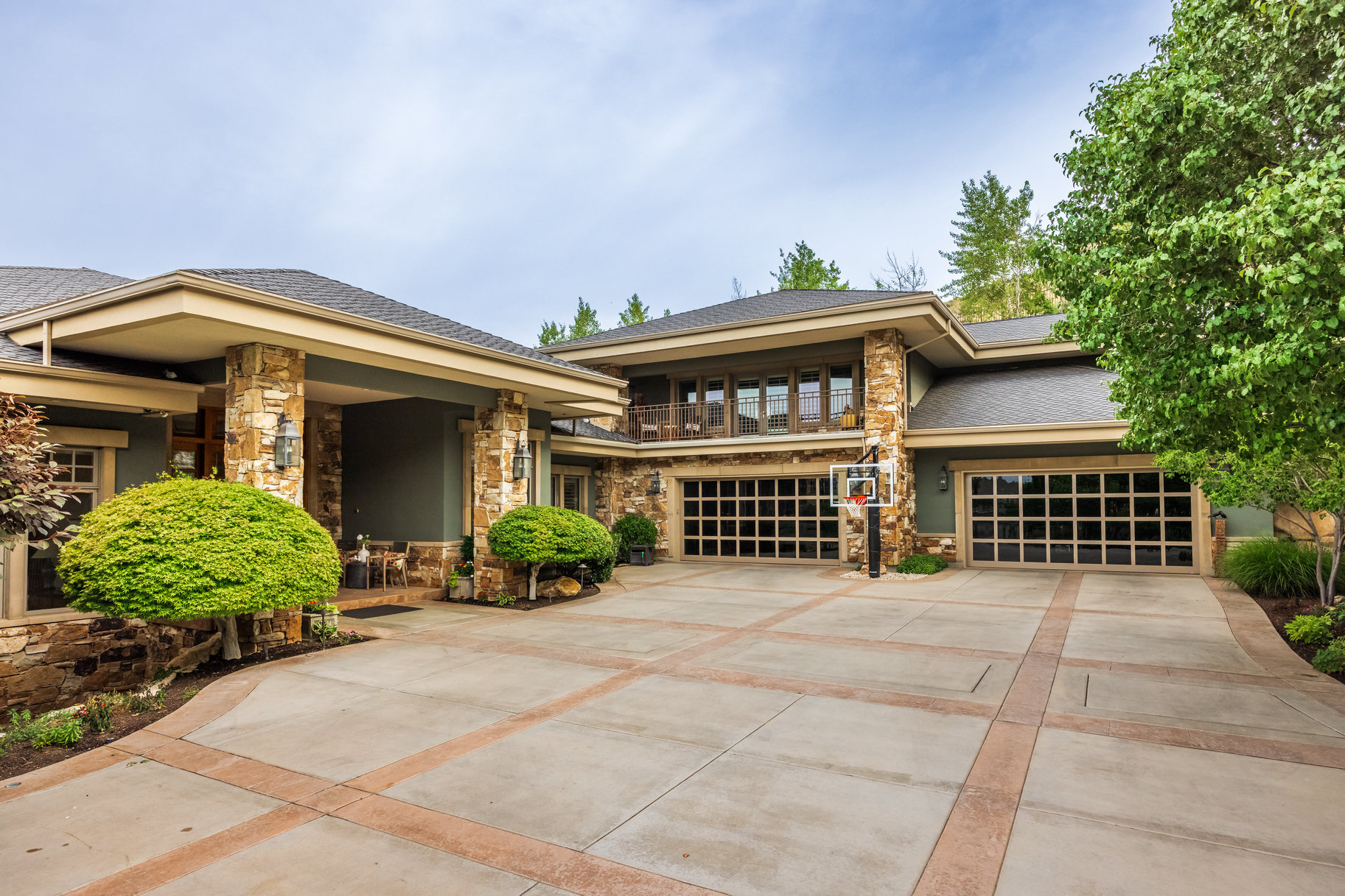  Timeless East Bench Craftsman Estate with Gated Entry, Expansive Light and Views - 物件實景