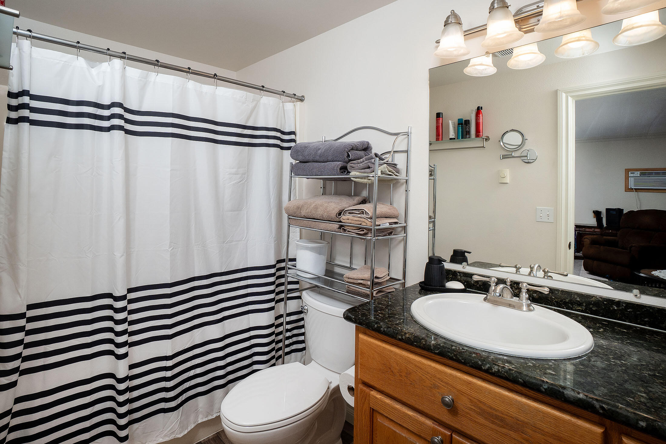 Terrebonne, Oregon, 97760, United States, 3 Bedrooms Bedrooms, ,2 BathroomsBathrooms,Residential,For Sale,1902400