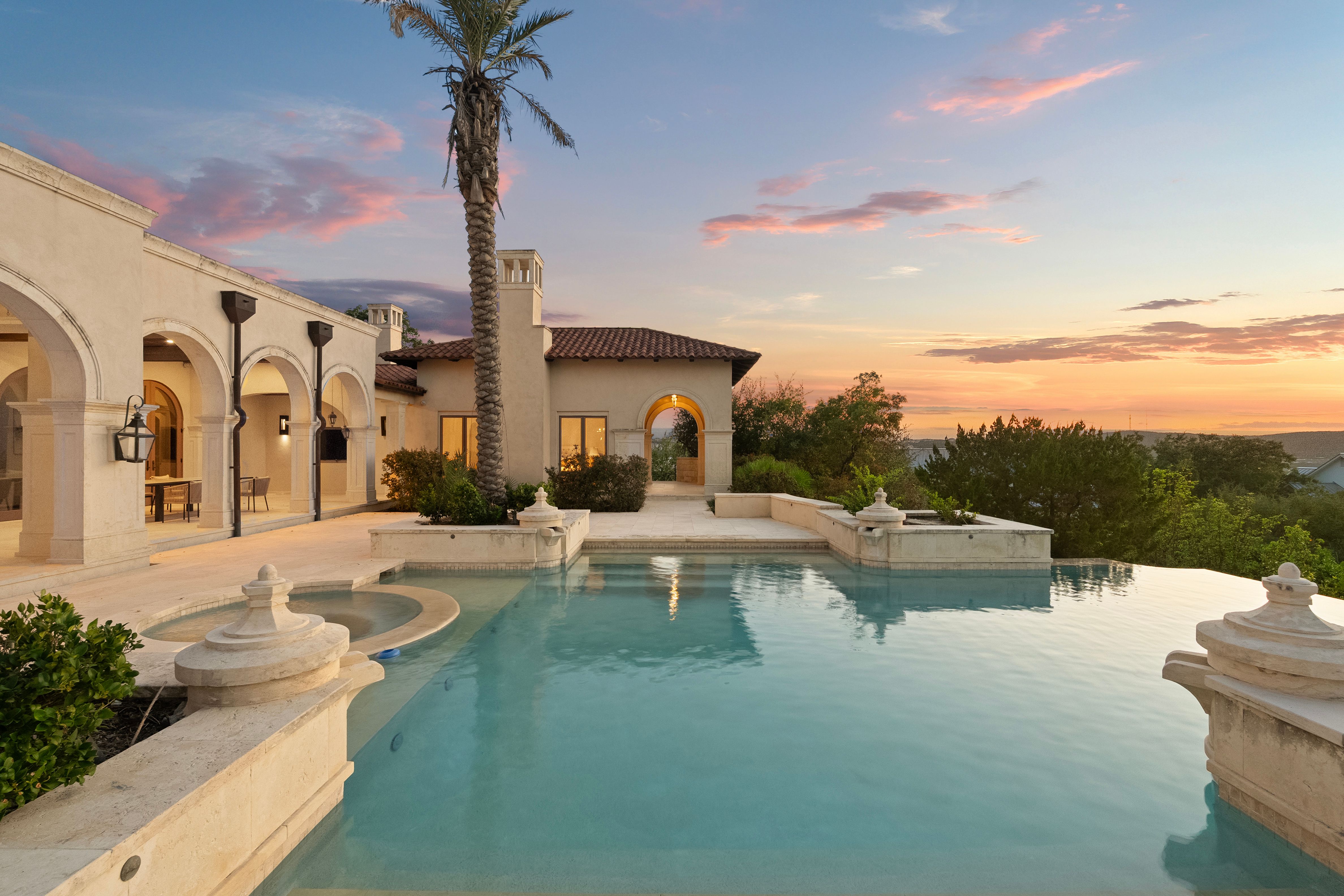  Mediterranean Style Estate in The Dominion - 物件實景