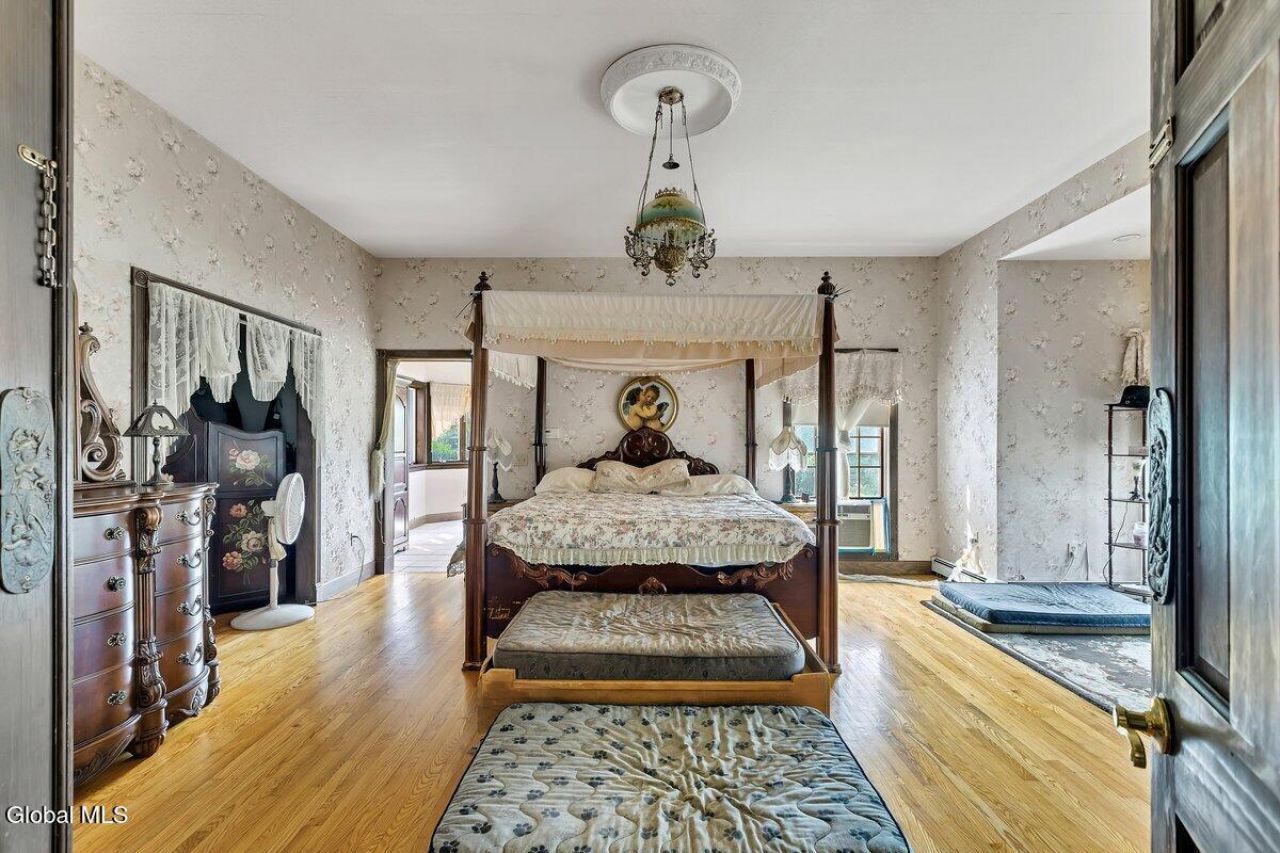 Greenville, New York, 12083, United States, 3 Bedrooms Bedrooms, ,3 BathroomsBathrooms,Residential,For Sale,1908320