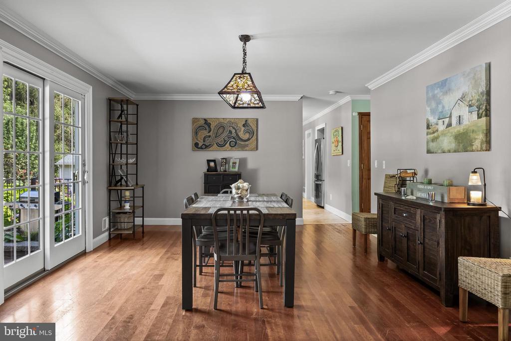 Cream Ridge, New Jersey, 08514, United States, 4 Bedrooms Bedrooms, ,3 BathroomsBathrooms,Residential,For Sale,1902972