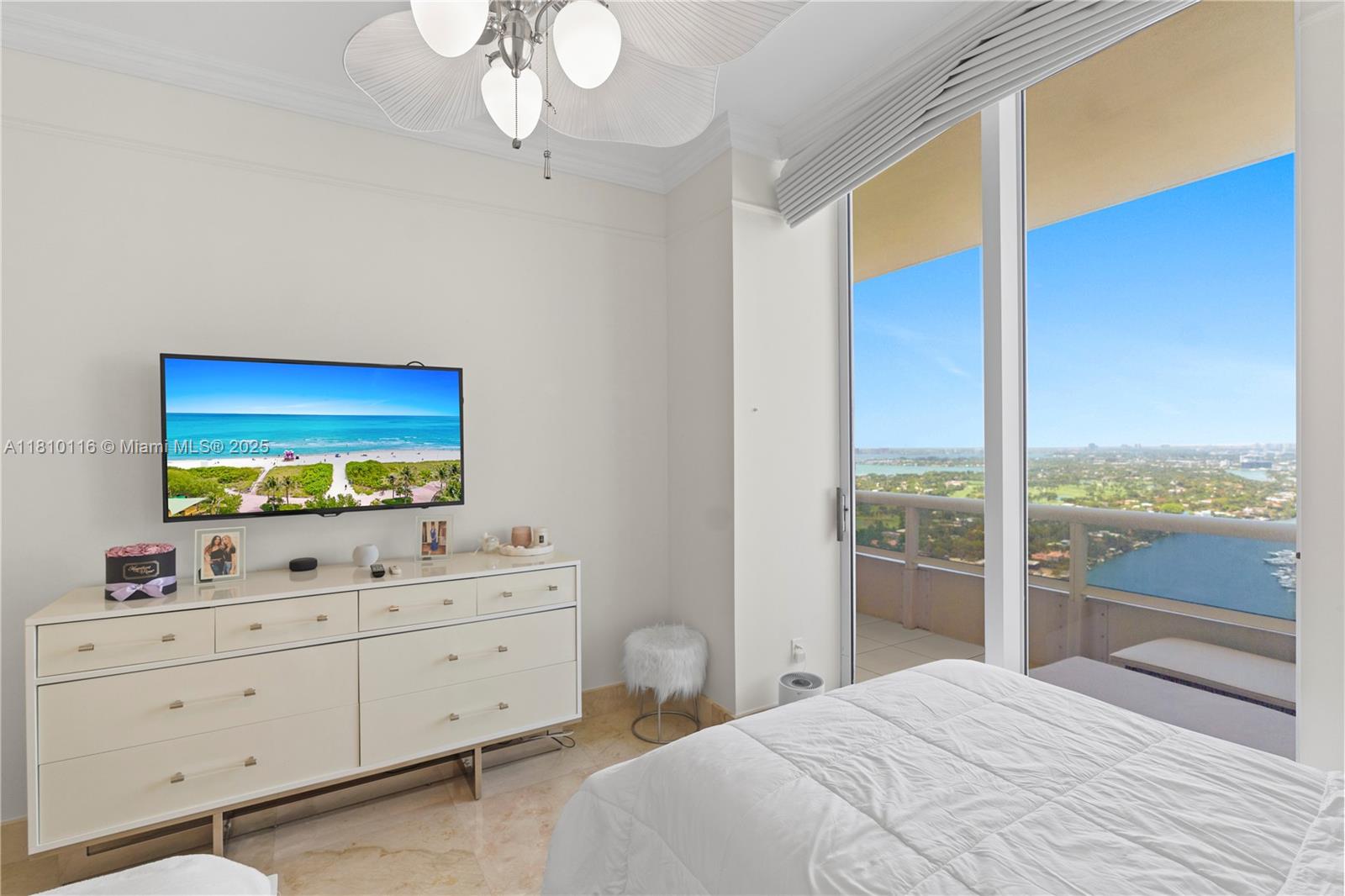 Miami Beach, Florida, 33140, United States, 2 Bedrooms Bedrooms, ,2 BathroomsBathrooms,Residential,For Sale,1838386