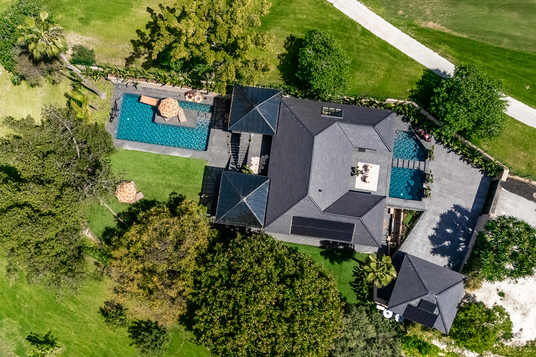  A Balinese oasis on the front line of Guadalmina Alta golf in Marbella - 物件實景