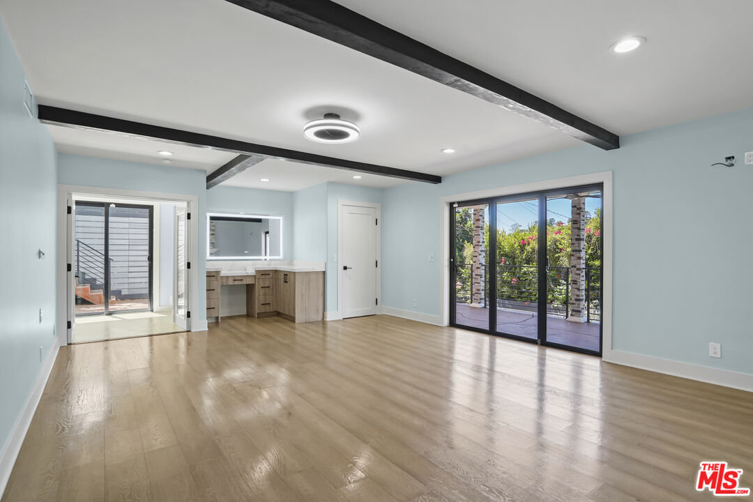 Los Angeles, California, 90068, United States, 3 Bedrooms Bedrooms, ,2 BathroomsBathrooms,Residential,For Sale,1911201