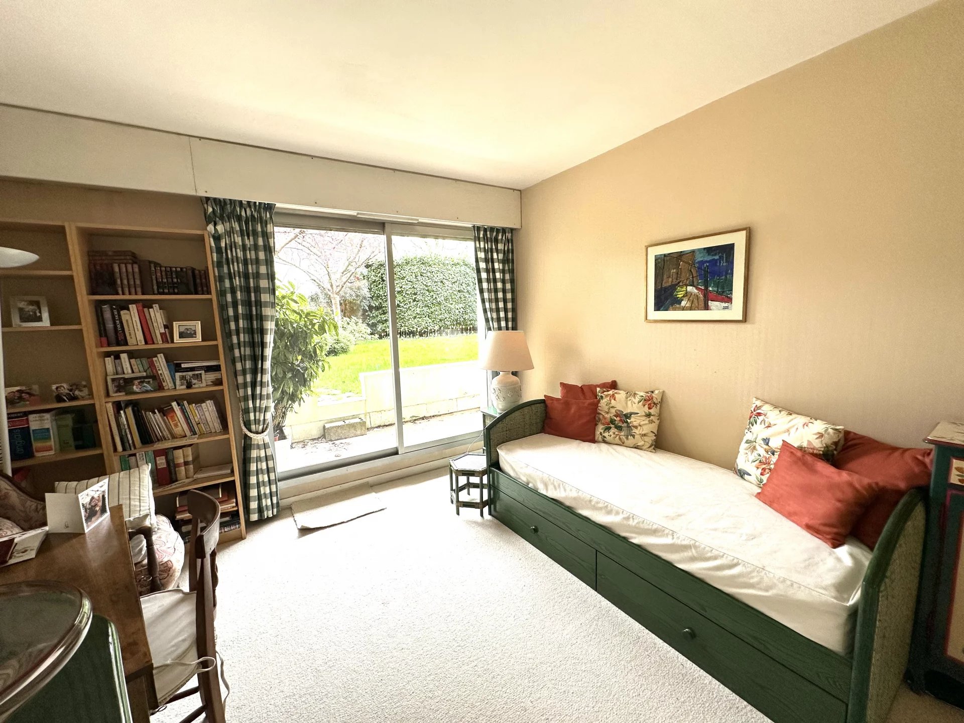 Le Vésinet, Île-de-France, 78110, FR, 2 Bedrooms Bedrooms, ,2 BathroomsBathrooms,Residential,For Sale,1994889