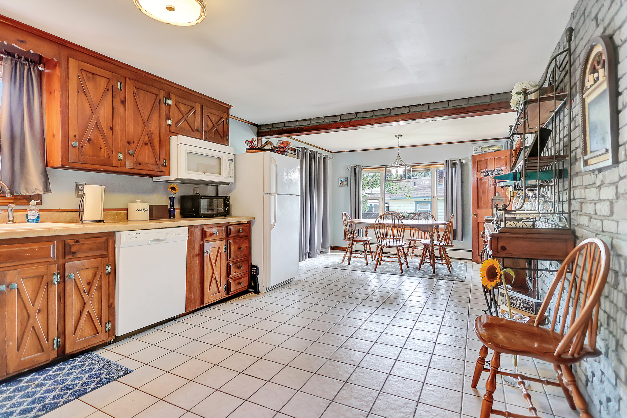 Salem, New Hampshire, 03079, United States, 3 Bedrooms Bedrooms, ,2 BathroomsBathrooms,Residential,For Sale,1942641