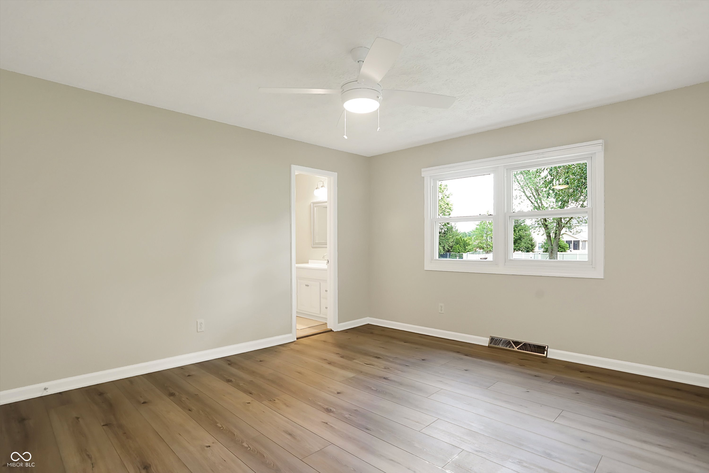 Zionsville, Indiana, 46077, United States, 3 Bedrooms Bedrooms, ,3 BathroomsBathrooms,Residential,For Sale,1975998