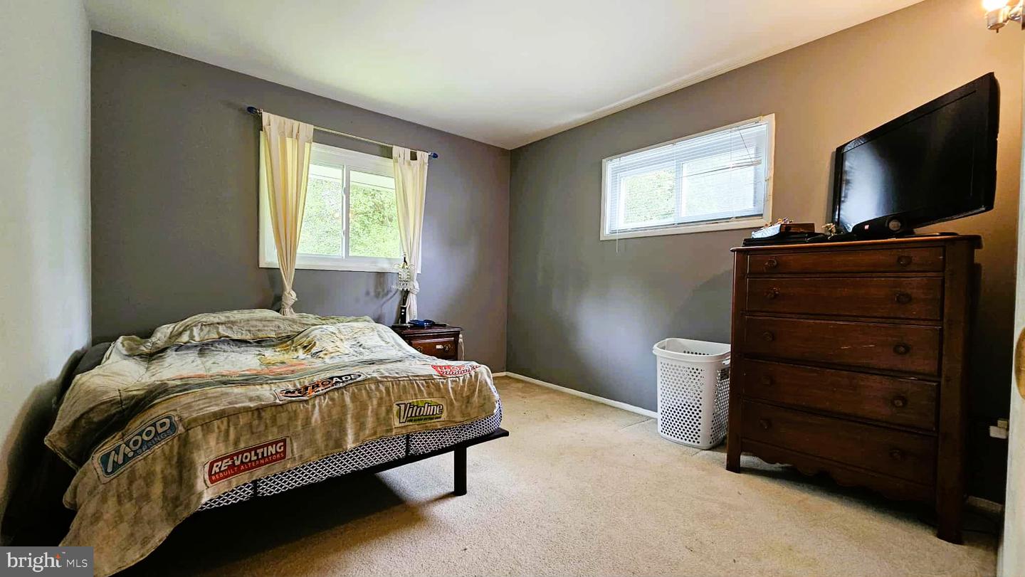 Annandale, Virginia, 22003, United States, 4 Bedrooms Bedrooms, ,3 BathroomsBathrooms,Residential,For Sale,1866164