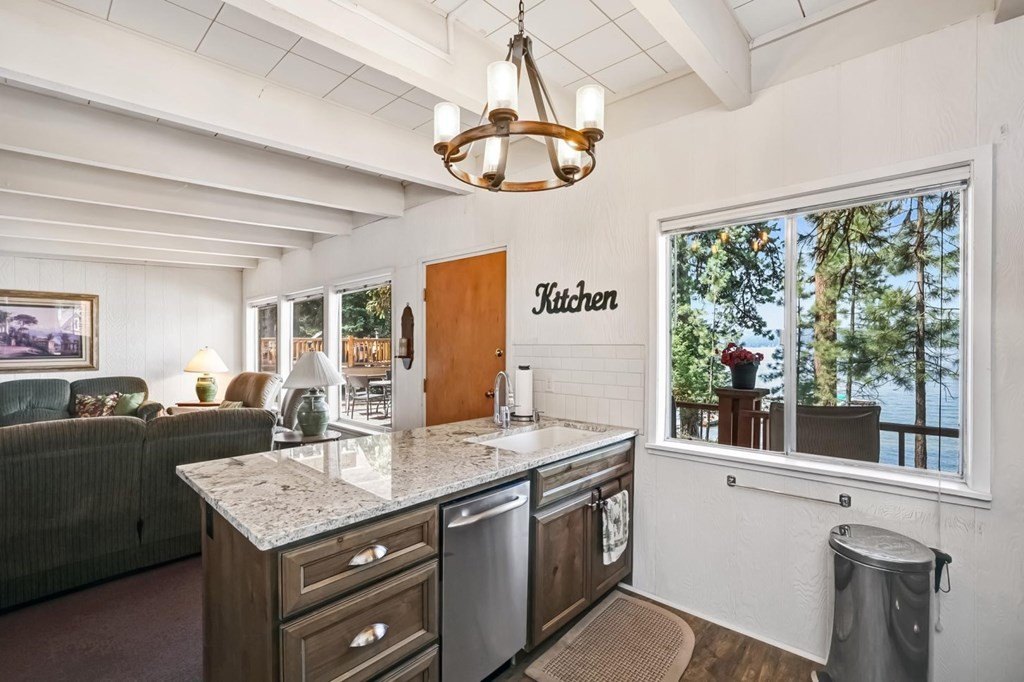 McCall, Idaho, 83638, United States, 4 Bedrooms Bedrooms, ,2 BathroomsBathrooms,Residential,For Sale,1825248
