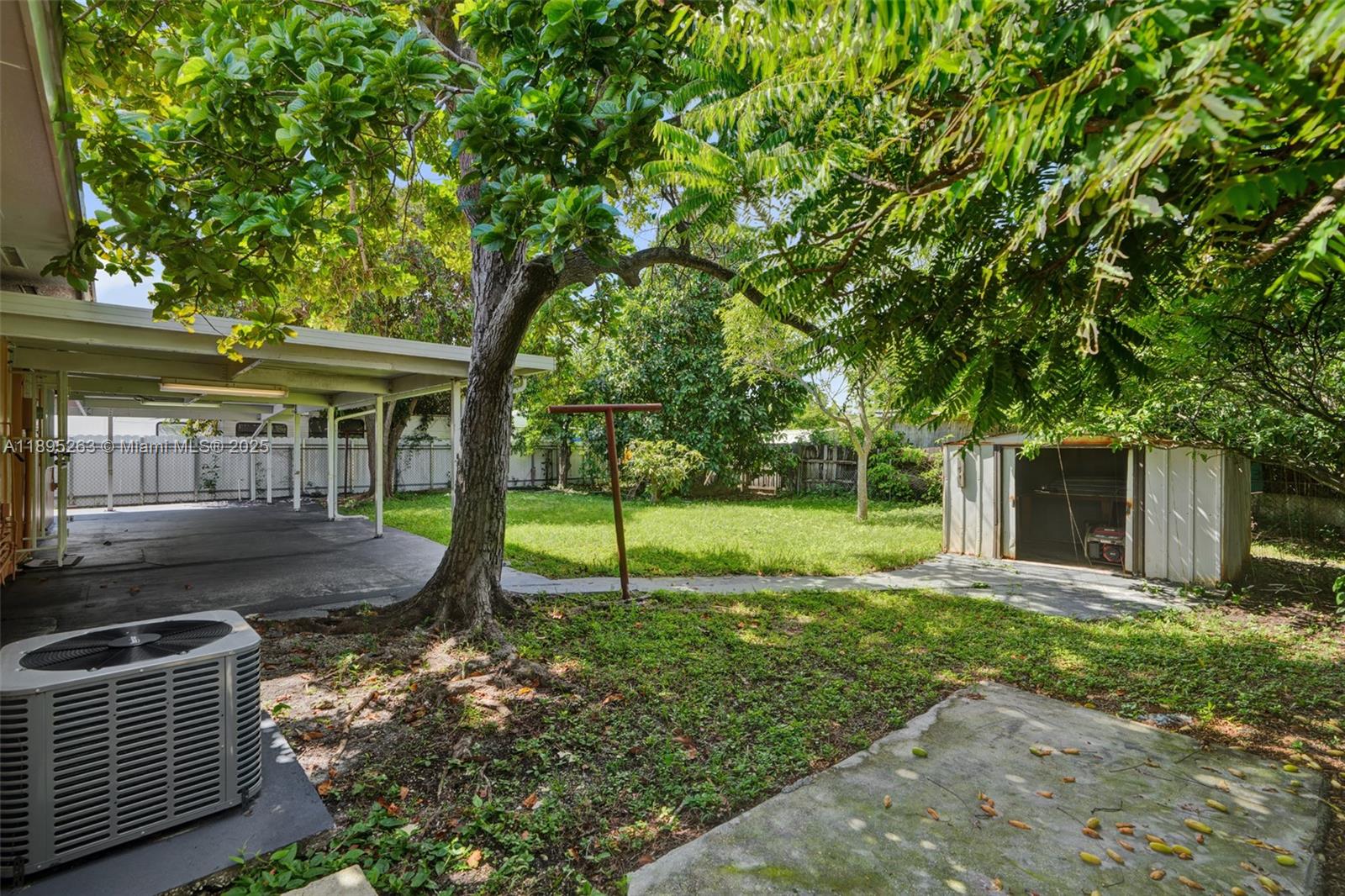 Miami, Florida, 33189, United States, 4 Bedrooms Bedrooms, ,2 BathroomsBathrooms,Residential,For Sale,1965129