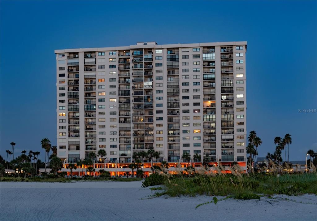 Clearwater Beach, Florida, 33767, United States, 2 Bedrooms Bedrooms, ,2 BathroomsBathrooms,Residential,For Sale,1912090