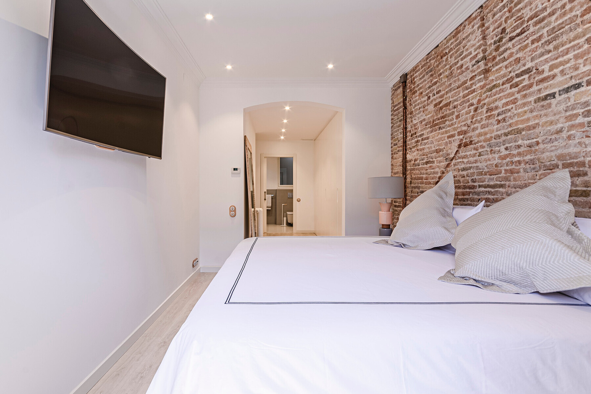  Contemporary elegance with a terrace in the heart of l