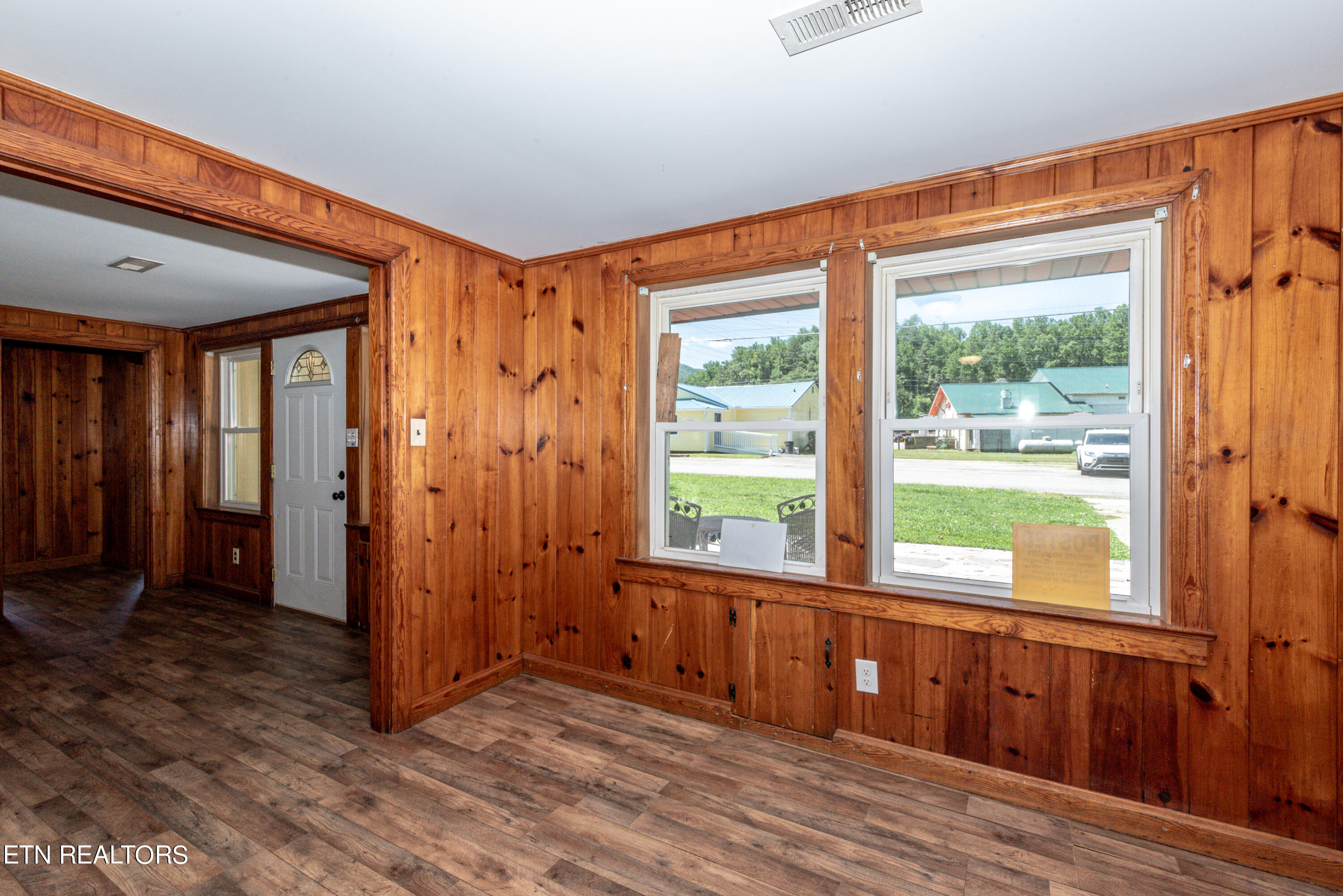 Townsend, Tennessee, 37882, United States, 3 Bedrooms Bedrooms, ,2 BathroomsBathrooms,Residential,For Sale,1984041