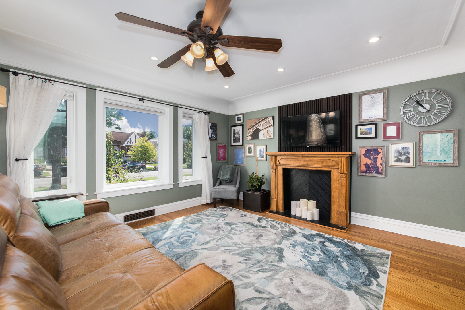Chicago, Illinois, 60707, United States, 4 Bedrooms Bedrooms, ,2 BathroomsBathrooms,Residential,For Sale,1939861