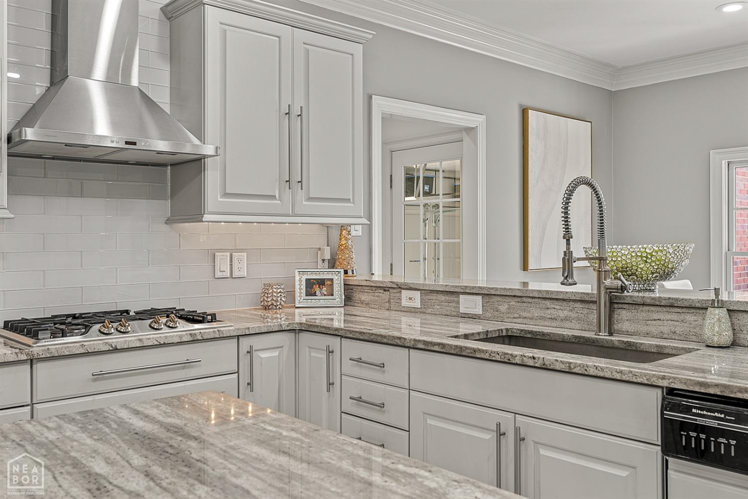 Jonesboro, Arkansas, 72404, United States, 4 Bedrooms Bedrooms, ,5 BathroomsBathrooms,Residential,For Sale,1983178