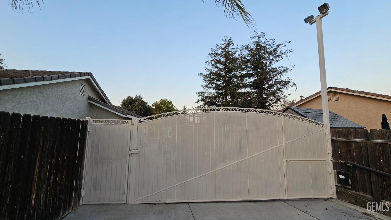 Bakersfield, California, 93312, United States, 4 Bedrooms Bedrooms, ,3 BathroomsBathrooms,Residential,For Sale,1940074