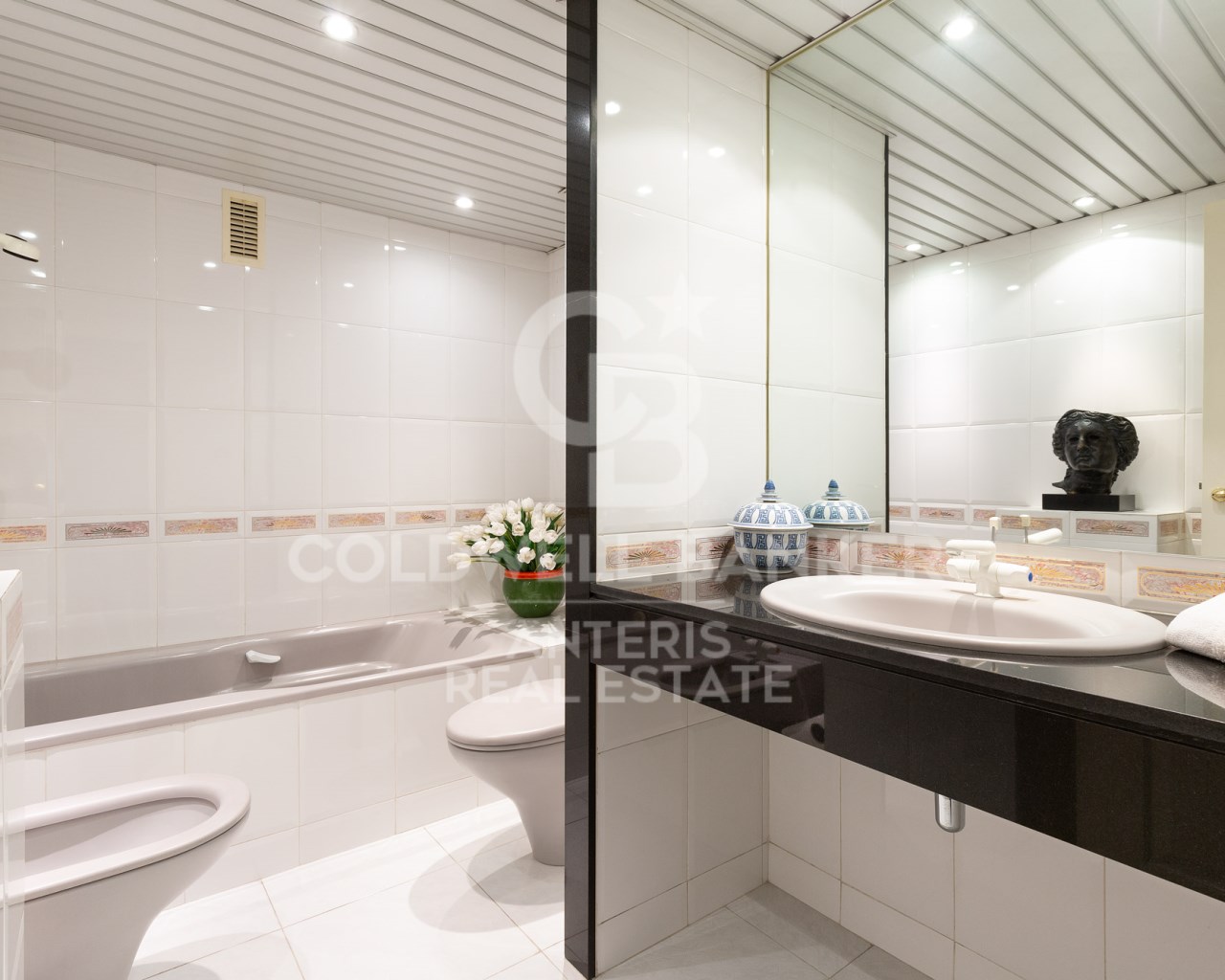 Barcelona, Barcelona, Eixample, La Nova Esquerra d, Barcelona, Catalonia, ES, 6 Bedrooms Bedrooms, ,5 BathroomsBathrooms,Residential,For Sale,Barcelona, Barcelona, Eixample, La Nova Esquerra d,1619004