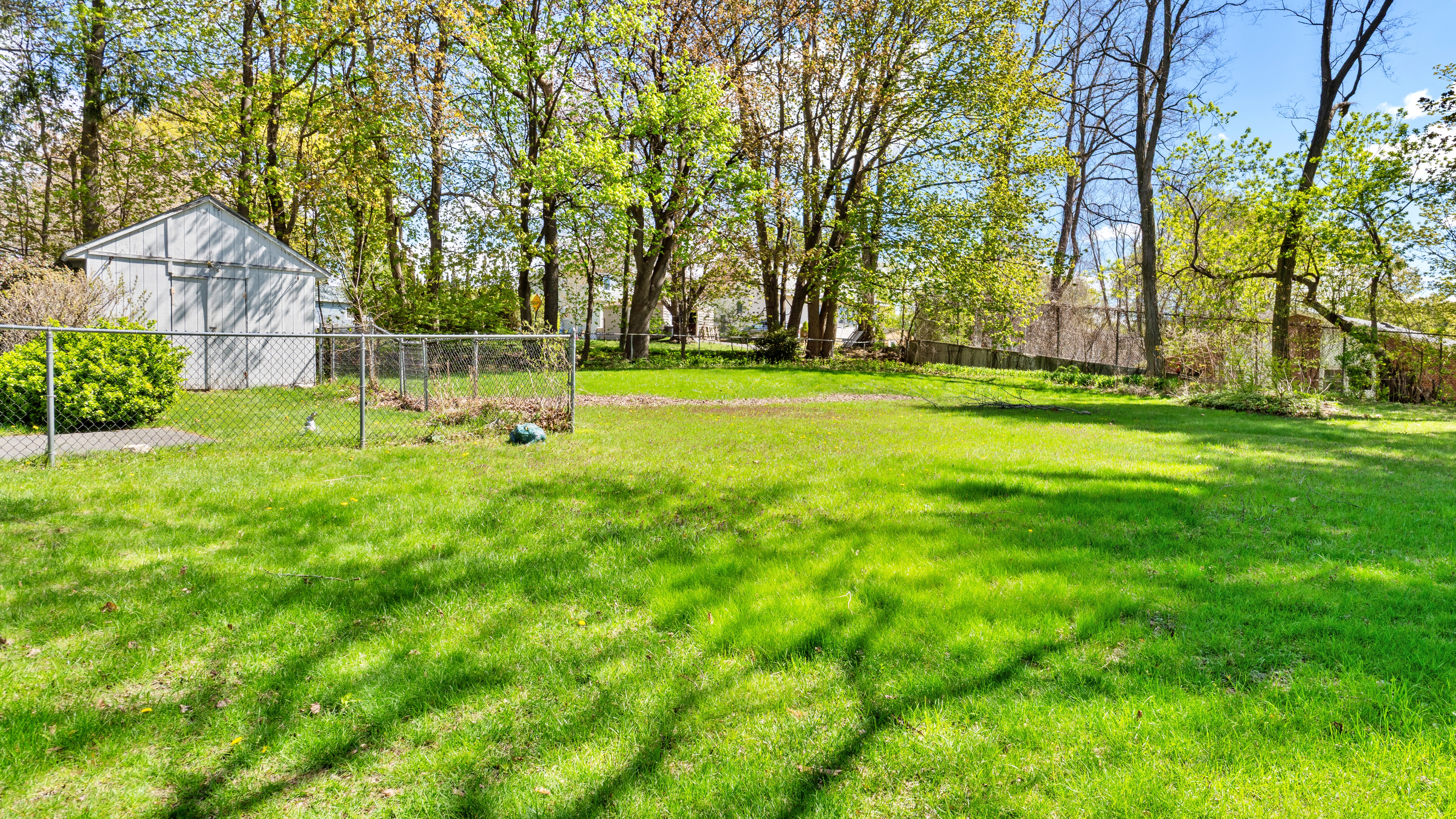  Charming 3 Bedroom, 1.5 Bath Colonial with Space, Style, & Recent Improvements - 物件實景