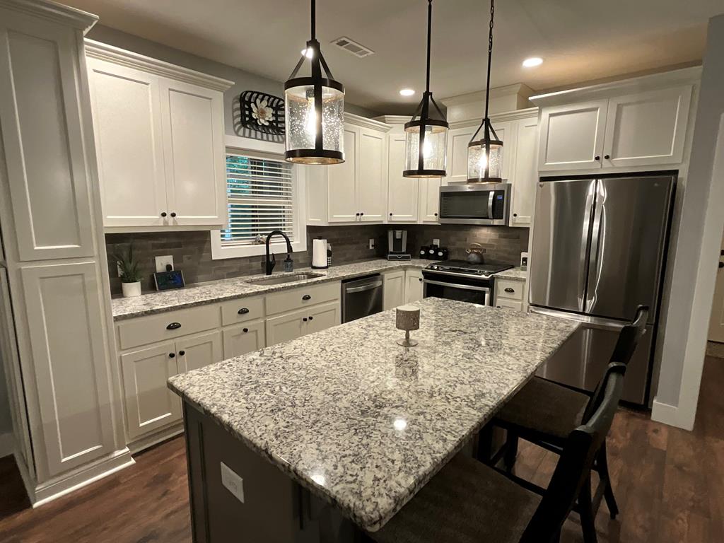 Ellijay, Georgia, 30540, United States, 3 Bedrooms Bedrooms, ,2 BathroomsBathrooms,Residential,For Sale,1911460