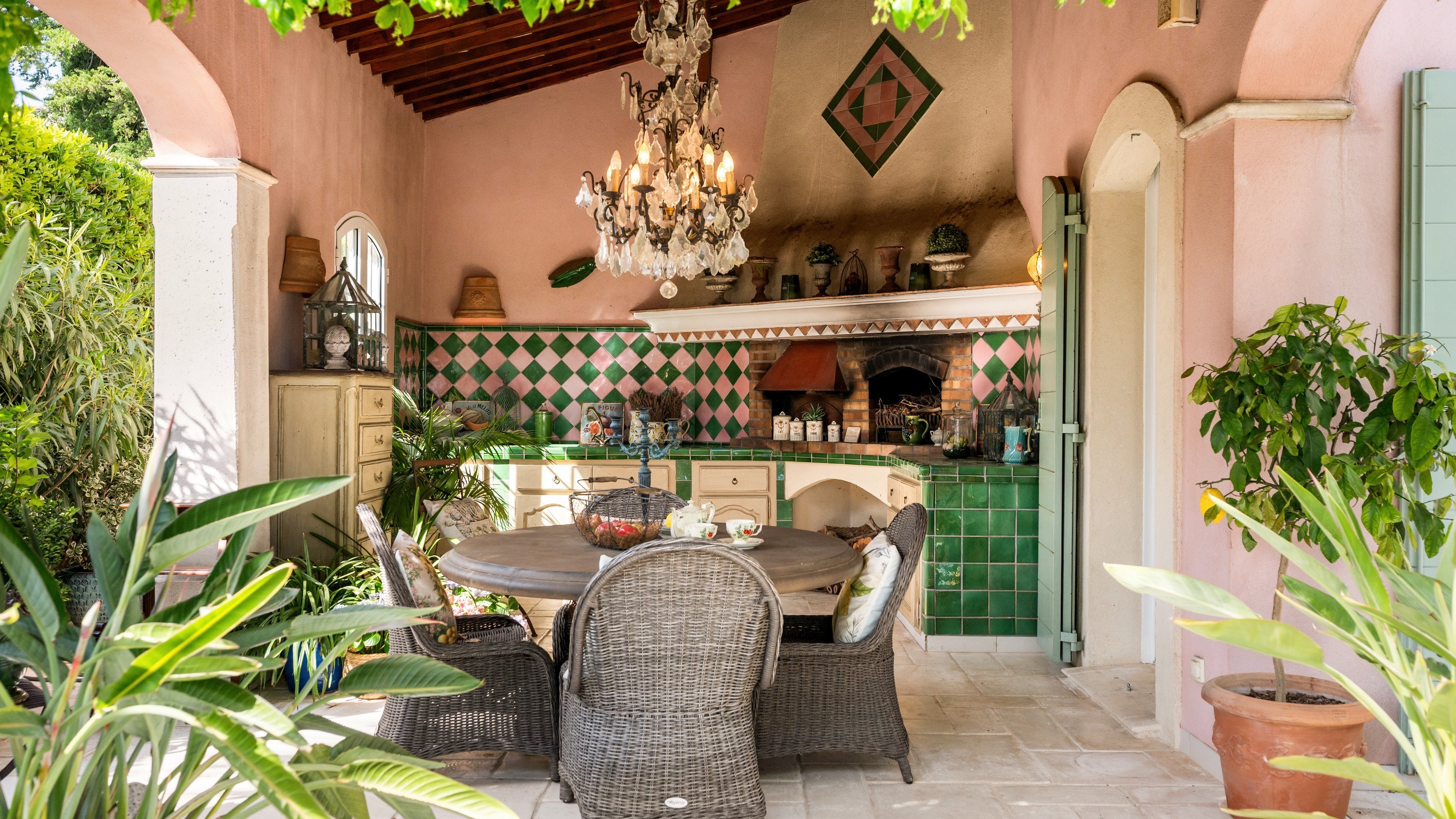  Exceptional Charming Estate with Remarkable Gardens in a Preserved Setting - 物件實景