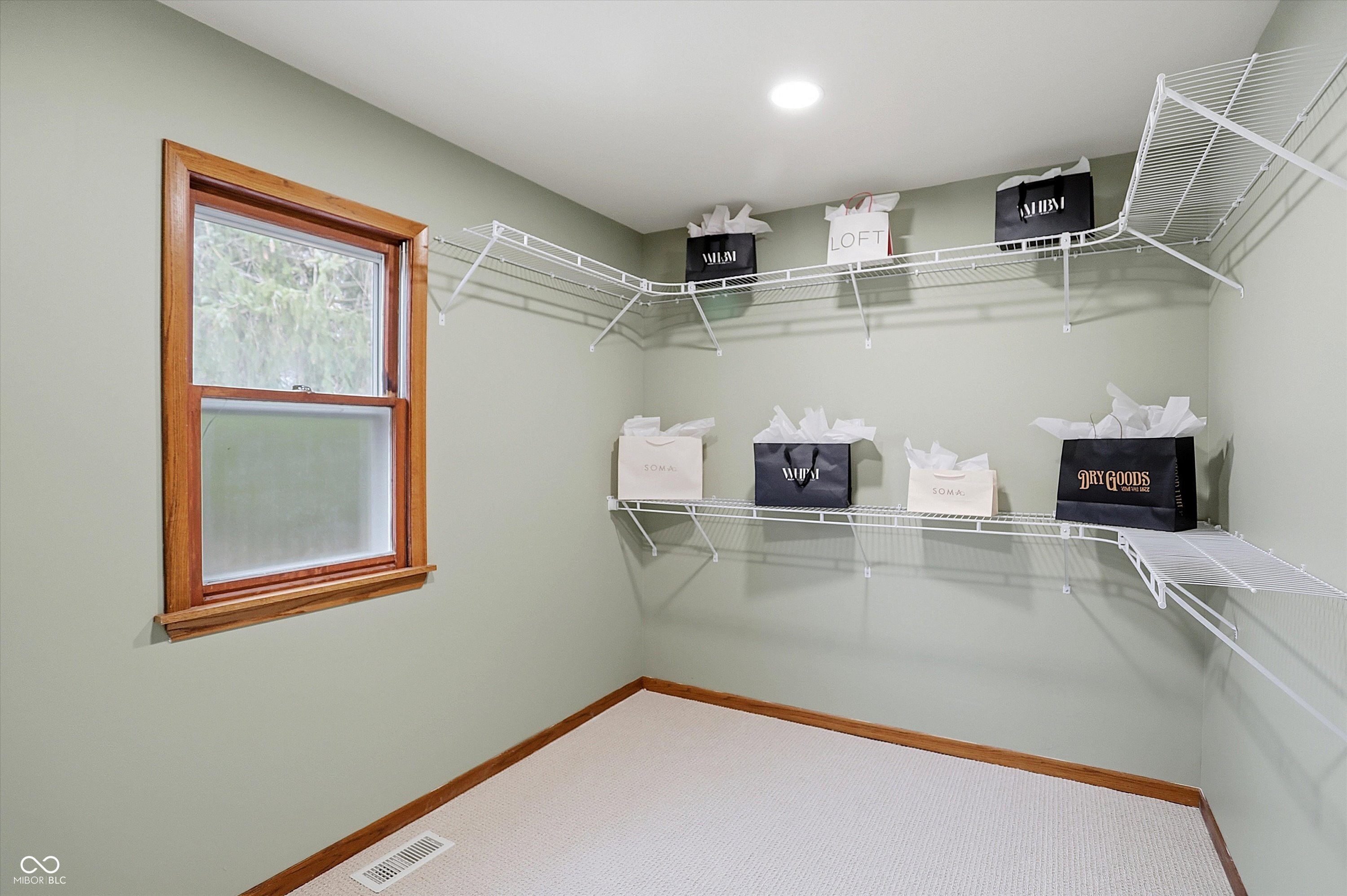 Zionsville, Indiana, 46077, United States, 3 Bedrooms Bedrooms, ,2 BathroomsBathrooms,Residential,For Sale,2008778