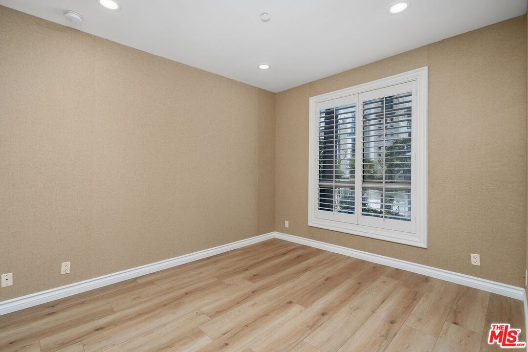 West Hollywood, California, 90048, United States, 2 Bedrooms Bedrooms, ,3 BathroomsBathrooms,Residential,For Sale,1762053