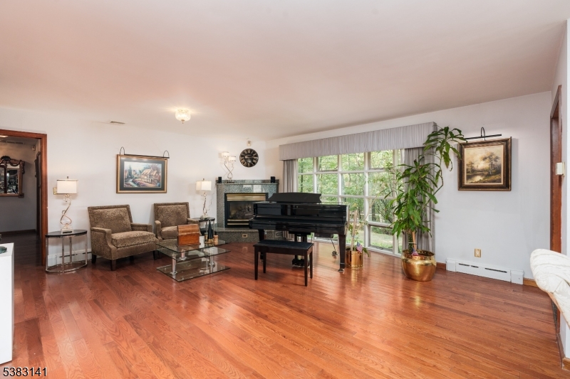 Kinnelon Boro, New Jersey, 07405, United States, 4 Bedrooms Bedrooms, ,4 BathroomsBathrooms,Residential,For Sale,1941980
